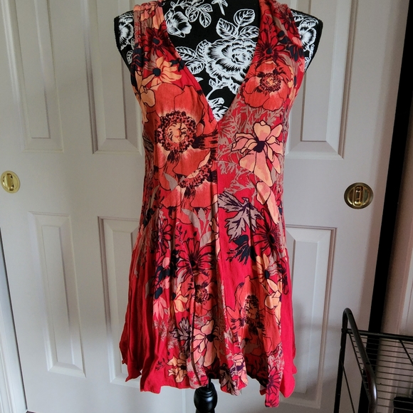 Free People Dresses & Skirts - Free People Boho Red Floral Mini Dress Tunic Size Small Petite